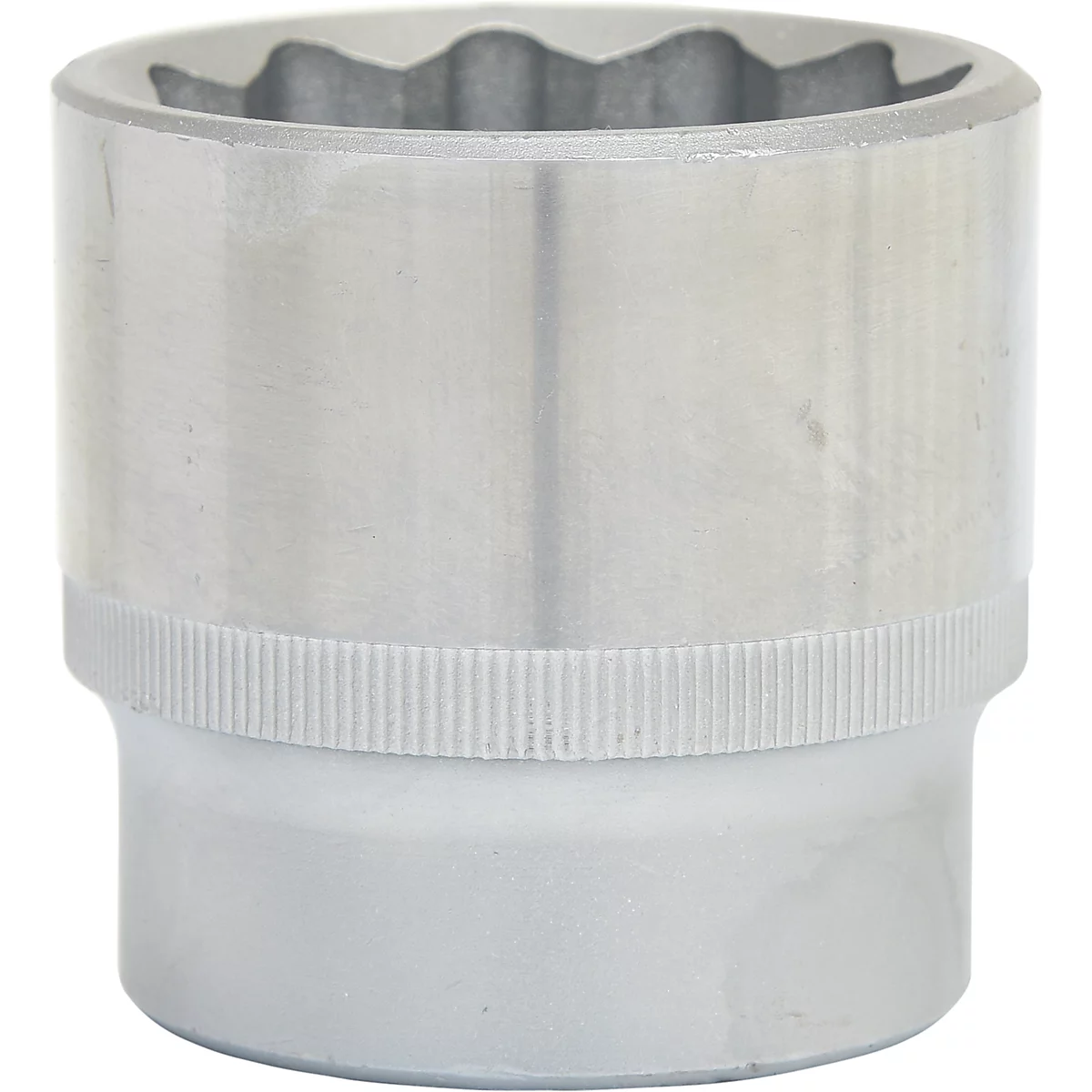 Metall-Steckschlüssel, silberfarben. Der Kopf hat eine gezahnte Innenseite.